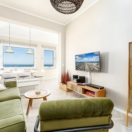Apartment Strandburg Bellevue, Jackie O *
